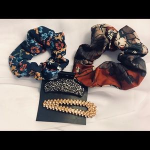 ✨NEW✨ Hair Scrunchies Hair Clips Floral Print